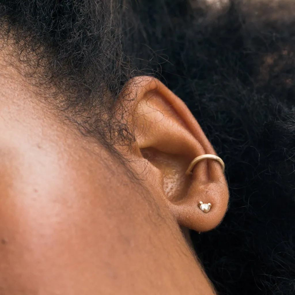 Gold Ear-Cuff with diamonds