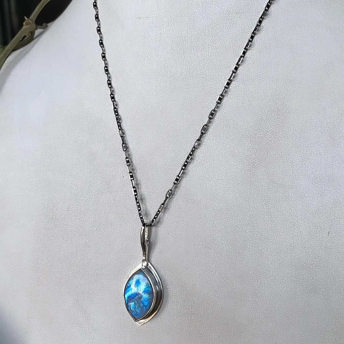 Vertical Eye rainbow moonstone necklace